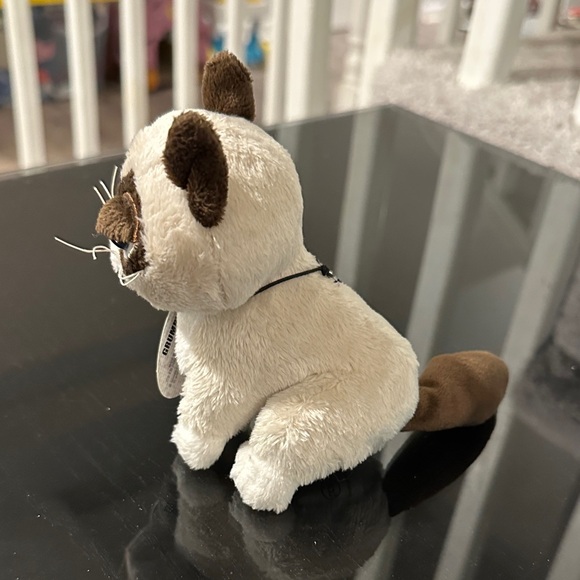 Grumpy Cat Plush - Picture 4 of 10